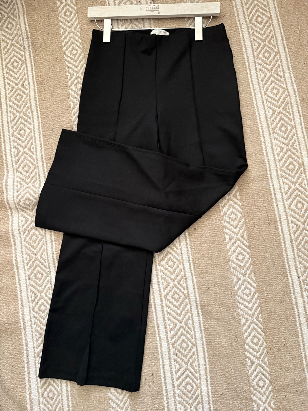 Banana Republic Black Crop Flare Ponte Pants M NWT
